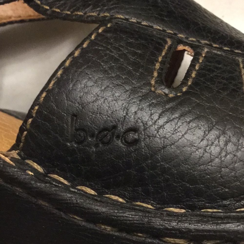b.o.c. Wedge Leather Sandal w/Heel Strap & Buckle - Picture 5 of 7